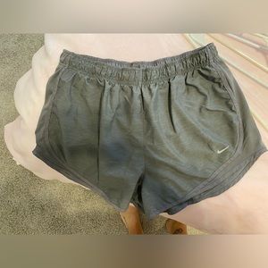 Nike shorts xl